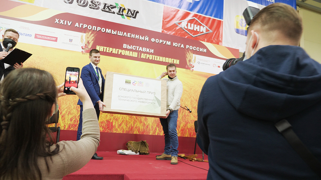 Вложенный эпизод 01.00_01_53_23.неподвижное изображение021.jpg